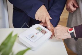 Ein Malteser Hausnotrufgerät