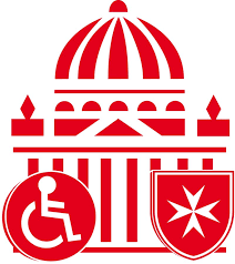 Das Logo der Malteser Romwallfahrt ist der Petersdom. Im Vordergrund ist ein Rollstuhl und das Malteser Wappen abgebildet.