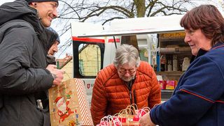 Malteser verteilen Nikolaustüten an Bedürftige