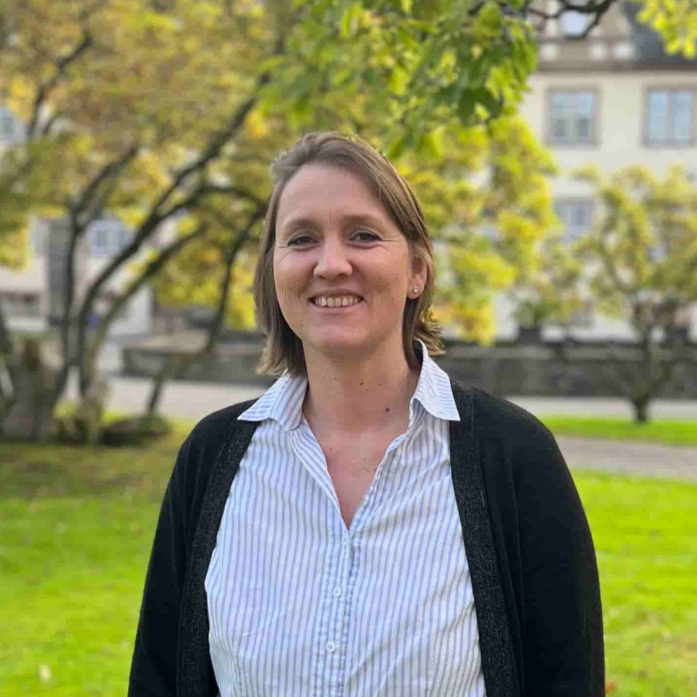 Portrait Laura Pohlmann-Fdilat 