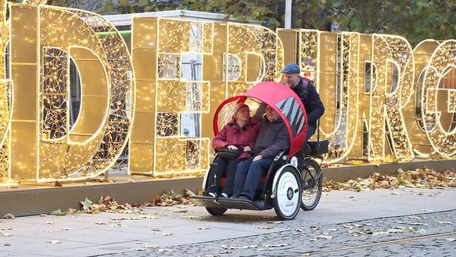 Malteser-Rikscha bei Magdeburger Lichterwelt