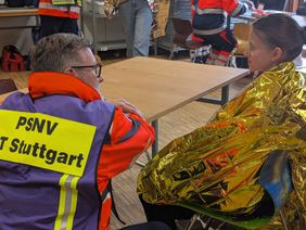 Und auch das Kriseninterventionsteam Stuttgart übte mit und beruhigte die Schüler