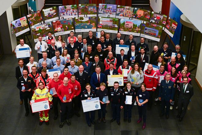 Alle Gewinner des Förderpreises "Helfende Hand" 2025 