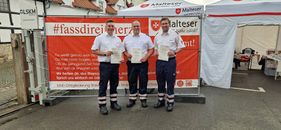 vlnr. Oliver Baumann, Paetrick Vogt und Phillip Kunz bei ihrer Berufung als Leiter Einsatzdienste für den Kreis Höxter