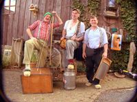 Ein Foto der Rhöner Säuwäntzt. Sie machen Späße. 