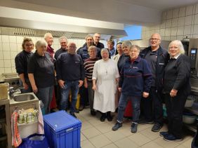 Gruppenfoto der Ehrenamtlichen Helferinnen und Helfer