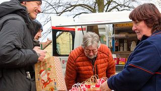 Malteser verteilen Nikolaustüten an Bedürftige