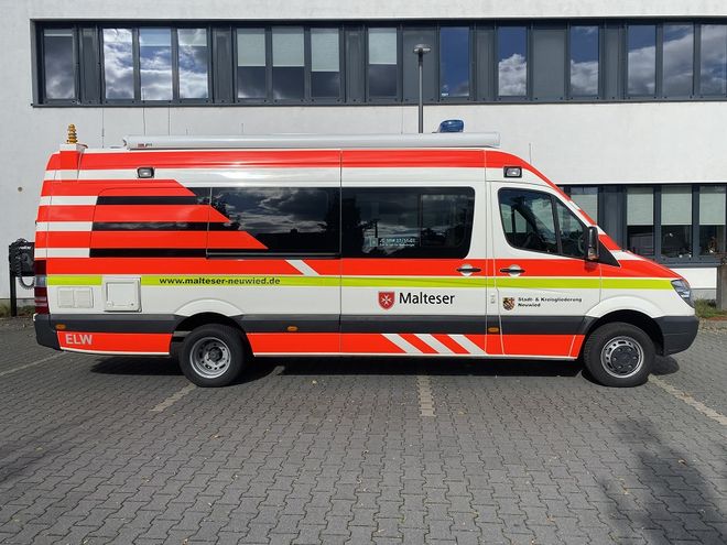 Einsatzleitwagen ELW1 des Malteser Hilfsdienstes in Neuwied (Seitenansicht rechts)