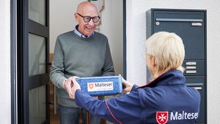 Jetzt Mittagessen für Senioren beim Menüdienst Malteser Menüservice bestellen und genießen