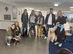 Besuchsdienst mit Hund wächst weiter und bringt viel Freude zu Kindern und älteren Menschen