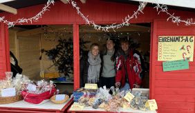 Weihnachtsmarkt auf dem Schulhof