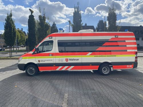 Einsatzleitwagen ELW1 des Malteser Hilfsdienstes in Neuwied (Seitenansicht links)