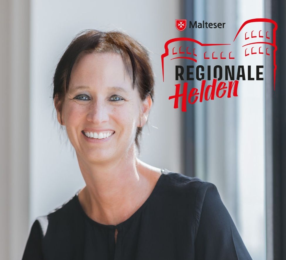 Tanja Bernhardt lacht fröhlich in die Kamera