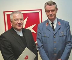 Weihbischof Heinrich Timmerevers (links) und der Malteser Präsident