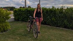 Das Bild zeigt Susanne Lenk. Sie ist ehrenamtliche Hospizbegleiterin.