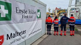 Sanitäter auf der Herbstkirmes