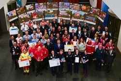 Alle Gewinner des Förderpreises "Helfende Hand" 2025 