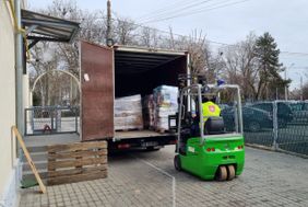 Ständiges Ent- und Beladen im Malteser Zentrum in Satu Mare. Foto: Malteser Ravensburg/Weingarten