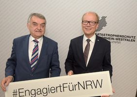 Landtagspräsident Kuper und Innenminister Reul begrüßten die Gäste