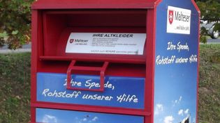 Ein Altkleidercontainer der Malteser. 