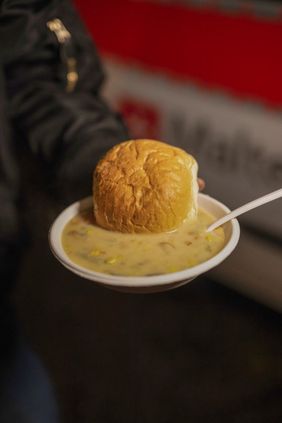 Warme Mahlzeit - Hilfe für Wohnungslose. Foto: Haas/Malteser