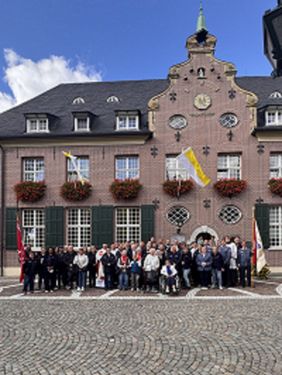 Die Teilnehmenden der Wallfahrt auf einem Gruppenbild