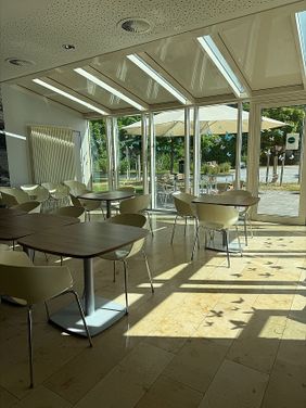 Innenansicht der Cafeteria (Foto: Malteser Kaiserslautern)