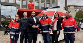 Gruppenfoto vor Bottroper Sparkasse