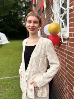 Johanna Klug beim Jubiläum des Malteser Hospiz-Zentrums in Hamburg-Volksdorf