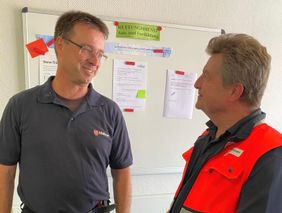 Vizepräsident Albrecht Prinz von Croÿ (rechts) im Gespräch mit Ralf Unterstetter, Stadtbeauftragter der Malteser in Euskirchen.