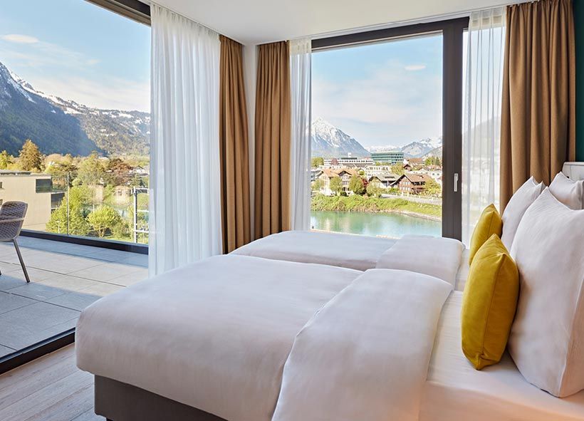 Hotelzimmer mit Ausblick in die Berge