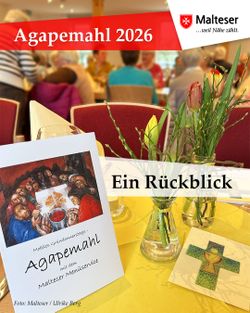 Chrislich-österliche Tischdekoration. Im Hintergrund sitzen Menschen an Tischen und unterhalten sich.
