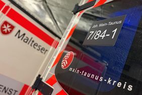Malteser Rettungswagen von hinten