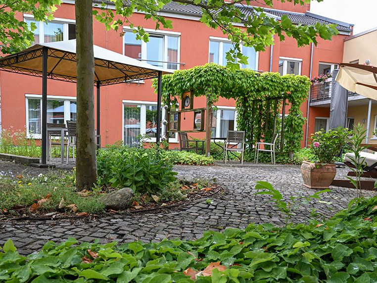 Terrasse im Garten des Malteserstift St. Marien 