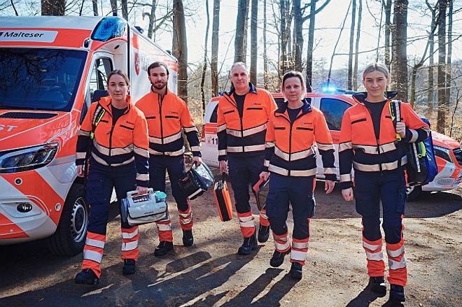 5 Rettungskräfte und 2 Rettungsfahrzeuge (Foto: Malteser)