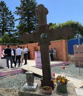 Blick zur Baustelle der neuen Malteser Rettungswache in Oberreifenberg. Im zweiten Quartal 2026 soll sie bezugsfertig sein. 