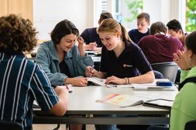 Foto Andi Weiland: Durch den Schulbegleitdienst der Malteser NRW können beeinträchtigte Kinder individuell und passgenau unterstützt werden