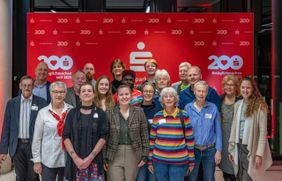 Gruppenbild aller Preisträger:innen