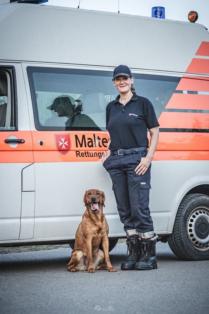 Unsere Helferin Pamela mit ihrem Hund Gwen