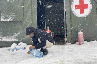 Die Malteser unterstützen die medizinische Versorgng der Geflüchteten im Camp in Lipa in Bosnien. Foto: Bosnisches Rotes Kreuz/Malteser International