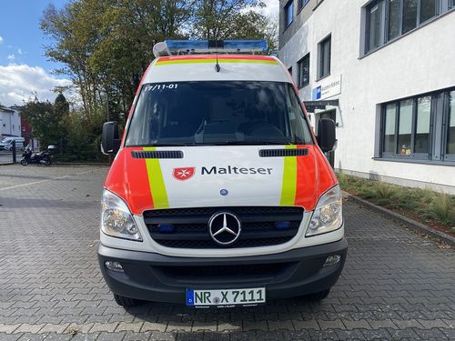 Einsatzleitwagen ELW1 des Malteser Hilfsdienstes in Neuwied (Frontansicht)