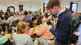 Bedürftige Menschen stehen im Mittelpunkt eines besonderen Nikolausfestes.