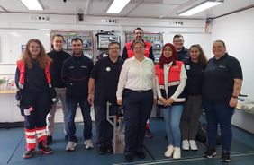 Gruppenbild mit 10 Malteser Helfenden