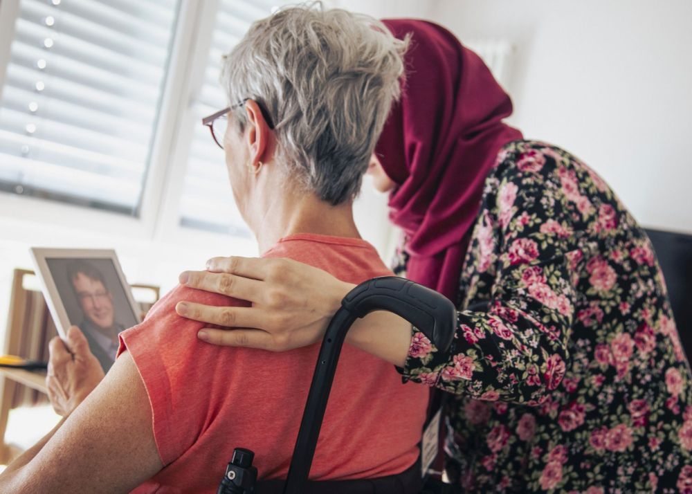 „Manchmal unterhalten wir uns auch nur“: Sigrid und Müge genießen ihre gemeinsamen Stunden.