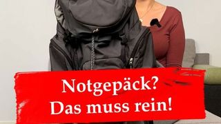 Nahaufnahme eines Notfallgepäcks. 