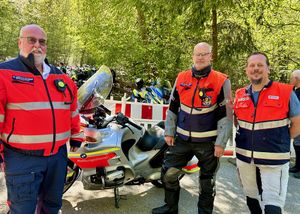 Drei Sanitäter der Malteser Motorradstaffel