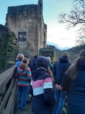 Burgführung Schulsani-Wochenende Burg Balduinstein