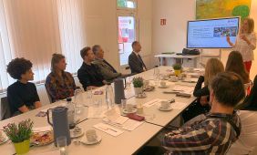 Reger Austausch im Rahmen der Präsentation des Integrationsdienstes sowie des ambulanten Hospizdienstes der Malteser.