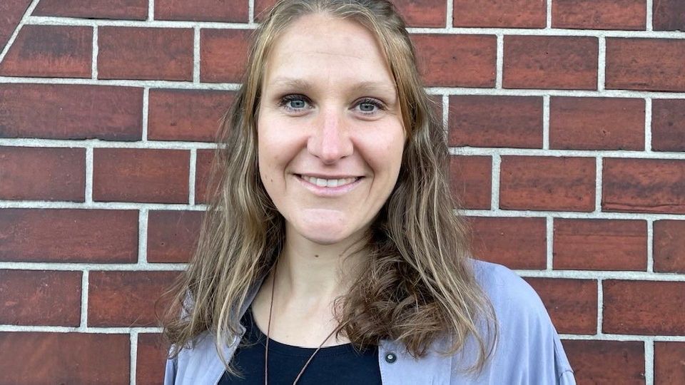 Portrait von Marilena Junghans, Beauftragte für Diskriminierungsschutz.