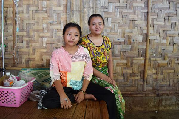 Jai Bwe Paw und ihre Mutter in Thailand